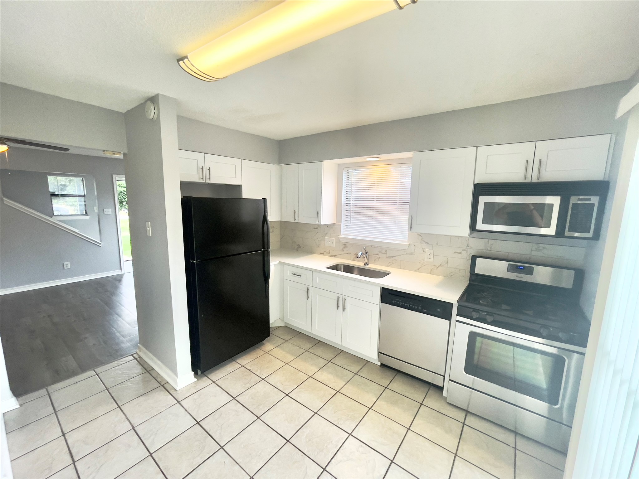 2001 Kenneth Avenue, Unit A Austin, TX 78741 - Photo 2 of 17