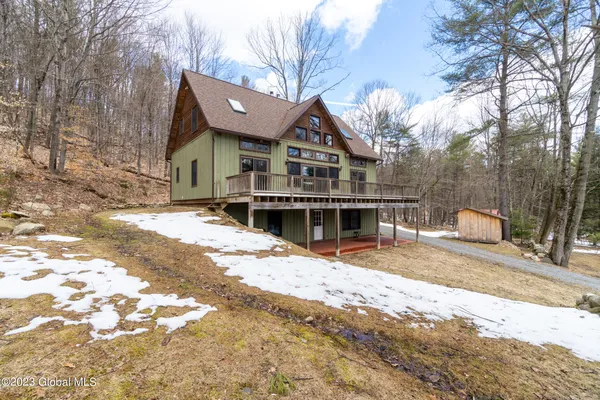 $2,800 | 221 Young Road, Greenfield, NY 12850