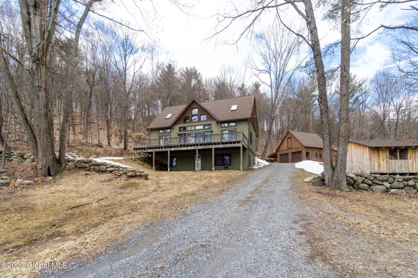 $2,800 | 221 Young Road, Greenfield, NY 12850