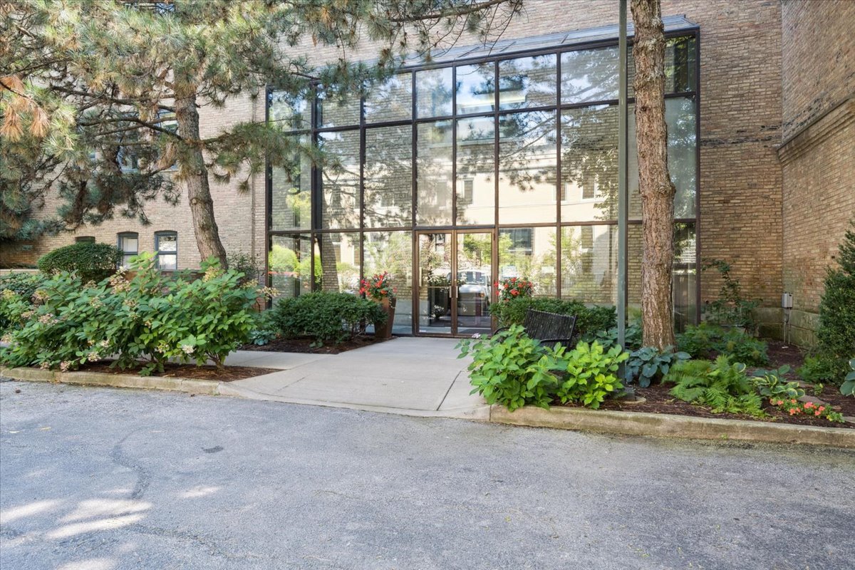 2100 North Racine Avenue, Unit 3D Chicago, IL 60614 - Photo 6 of 49