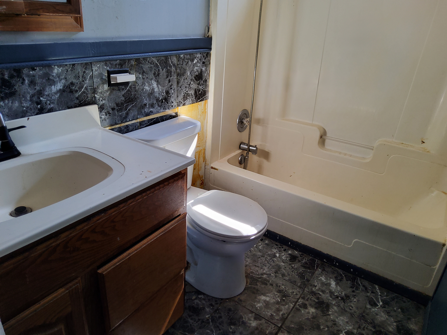 547 Redwood Road Bolingbrook, IL 60440 - Photo 15 of 23