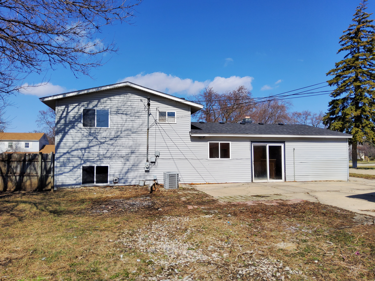 547 Redwood Road Bolingbrook, IL 60440 - Photo 2 of 23