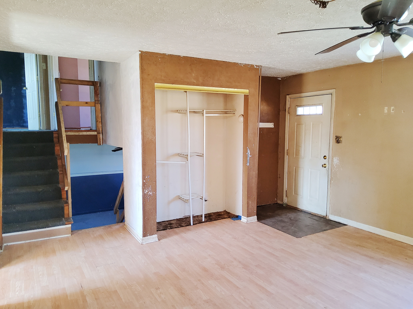 547 Redwood Road Bolingbrook, IL 60440 - Photo 3 of 23