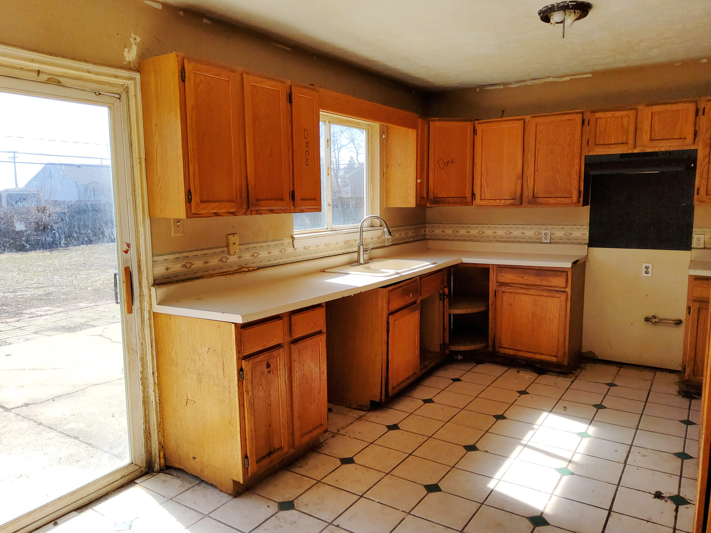 547 Redwood Road Bolingbrook, IL 60440 - Photo 10 of 23