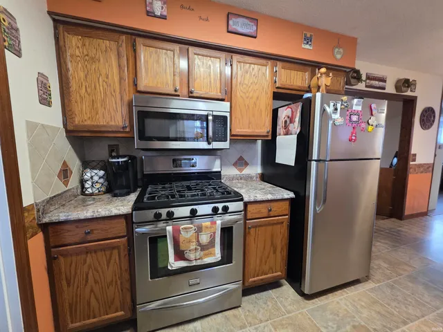 $225,000 | 303 West Medcalf Street, Dale, IN 47523