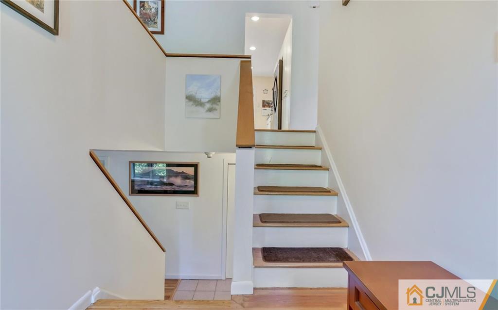 21 Peake Road Edison, NJ 08837 - Photo 4 of 24 a view of entryway