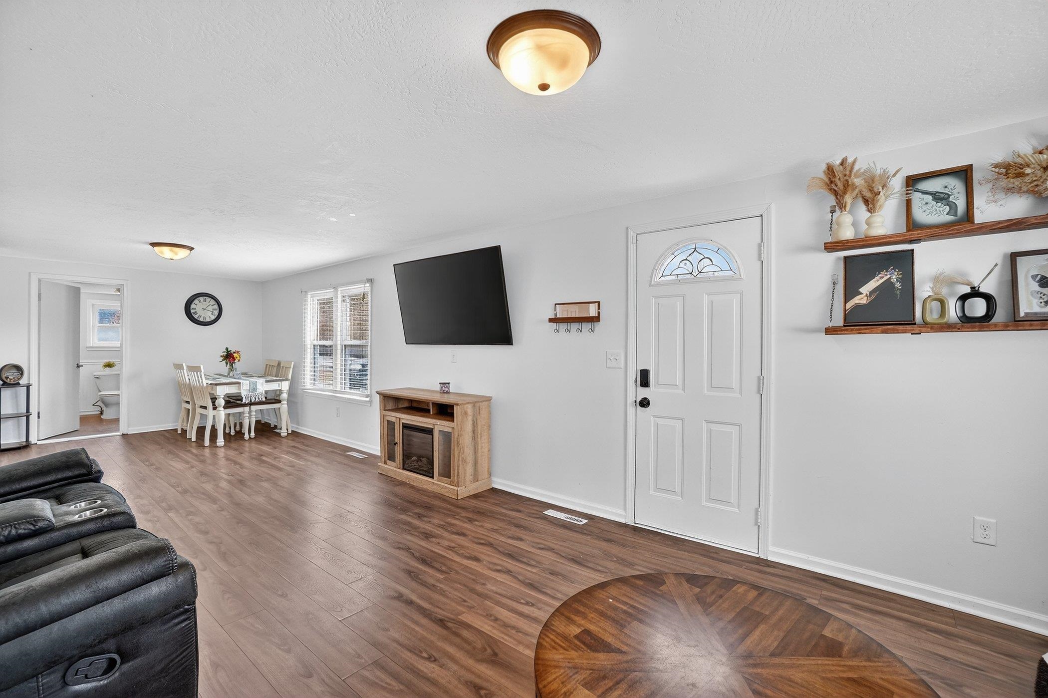 5322 Elms Road Flushing, MI 48433 - Photo 3 of 28