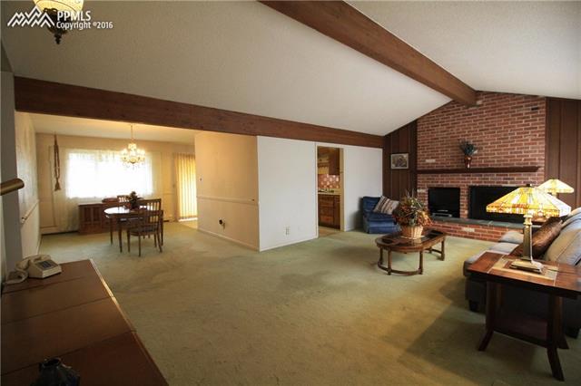 1305 West Cheyenne Road Colorado Springs, CO 80906 - Photo 10 of 29