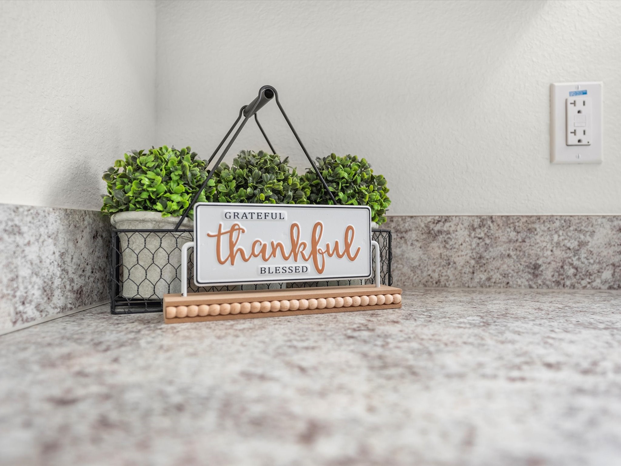a view of entryway with a wooden fence