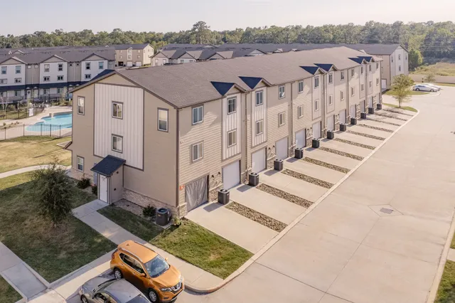 $1,675 | 12603 Telge Road, Unit 3B, Cypress, TX 77429