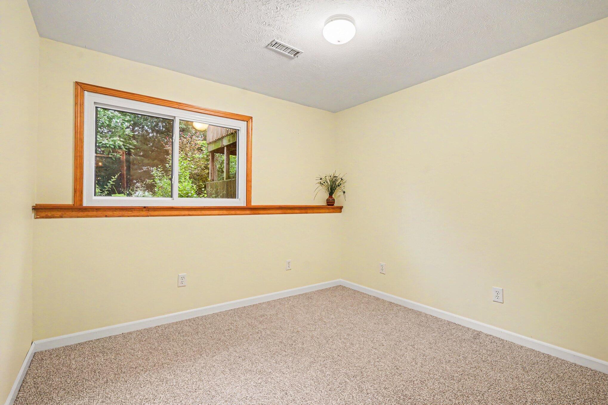 2922 Riley Ridge Road Holland, MI 49424 - Photo 12 of 25 013_file_3848