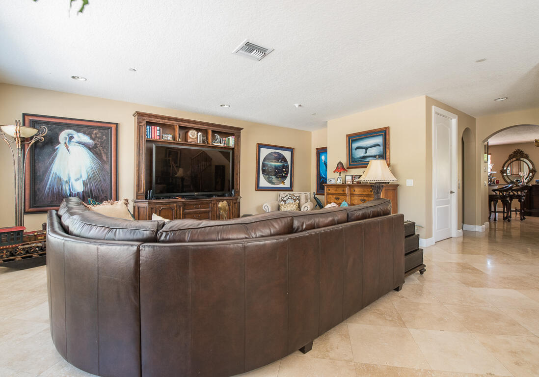 624 Northeast Francesca Lane Boca Raton, FL 33487 - Photo 17 of 64 624 NE Francesca Lane-58