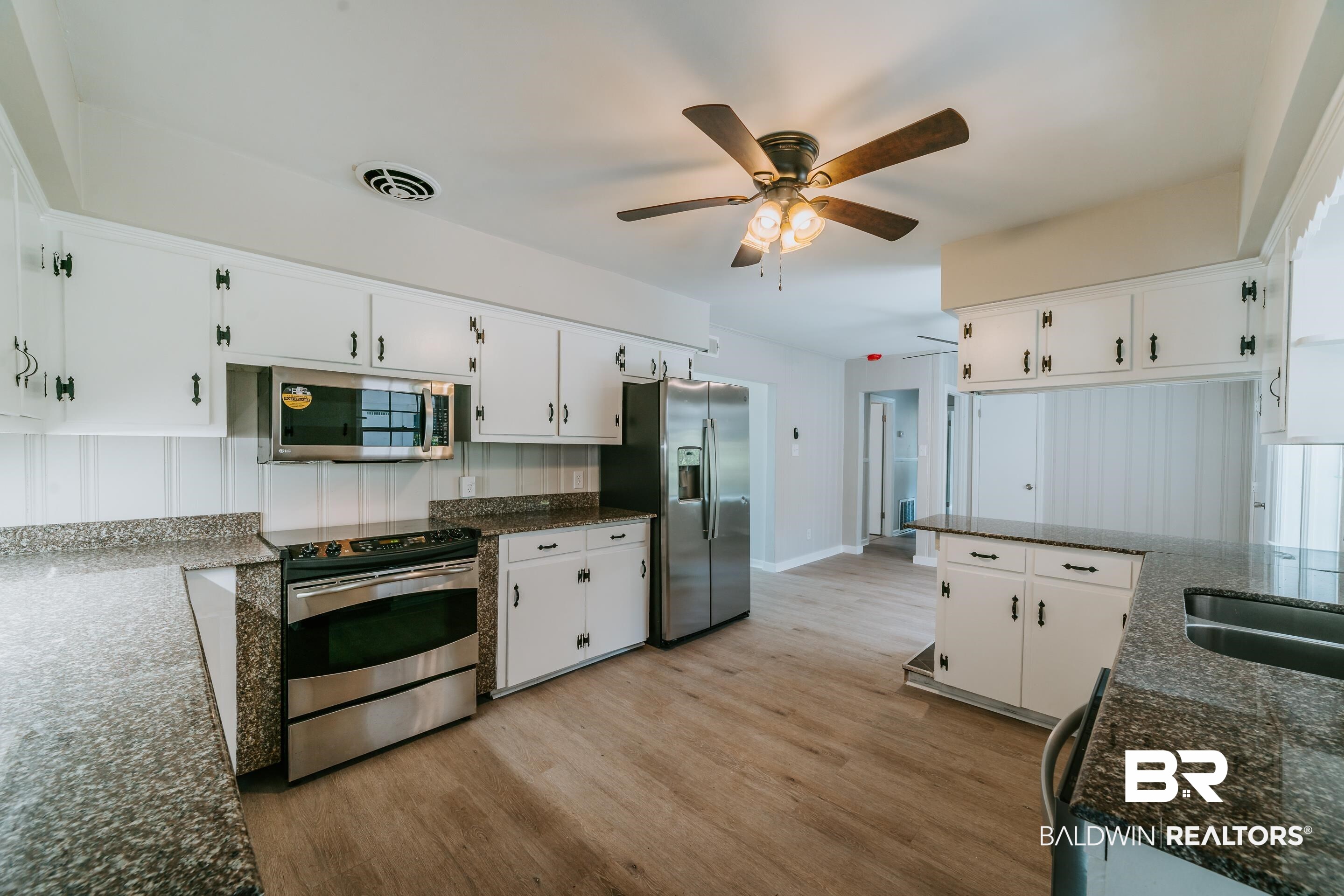 2563 Courtney Street Mobile, AL 36606 - Photo 16 of 44