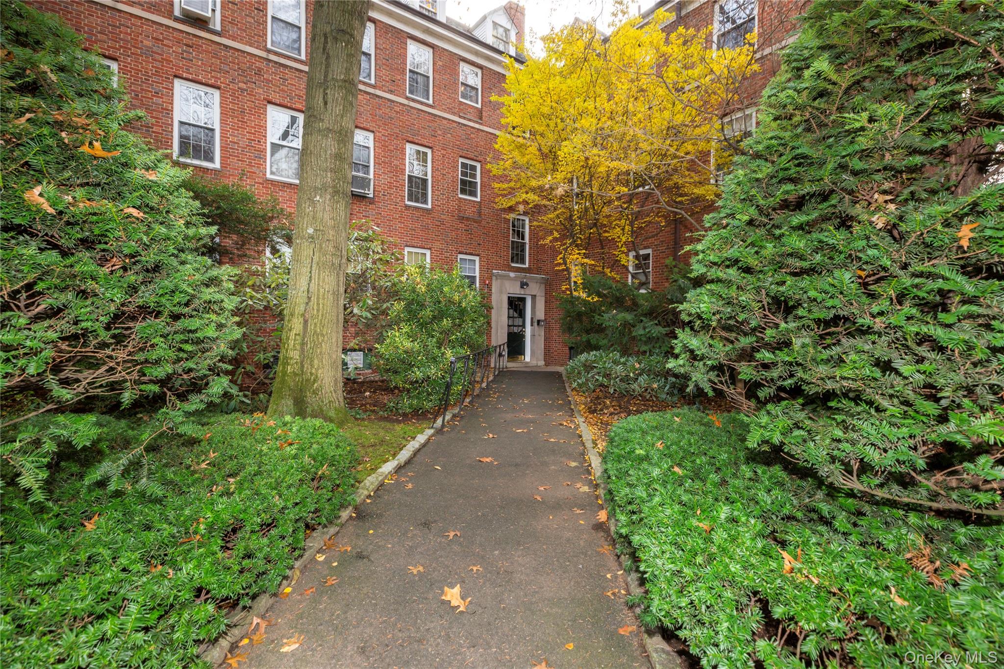 1332 Midland Avenue, Unit 3F Bronxville, NY 10708 - Photo 22 of 23 Walkway to Entrance 1332
