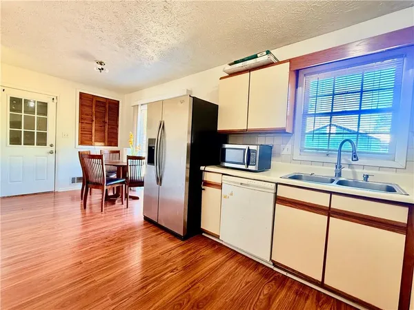 $209,800 | 6205 Fieldcrest Drive, Morrow, GA 30260