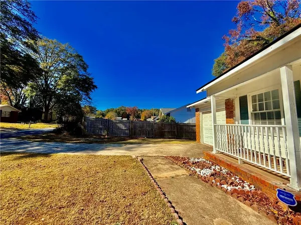 $209,800 | 6205 Fieldcrest Drive, Morrow, GA 30260