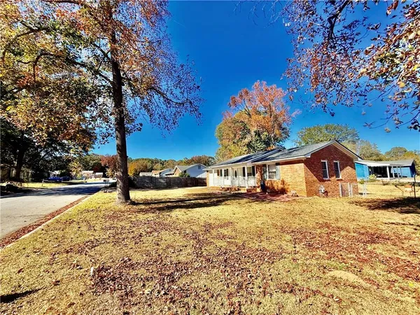 $209,800 | 6205 Fieldcrest Drive, Morrow, GA 30260
