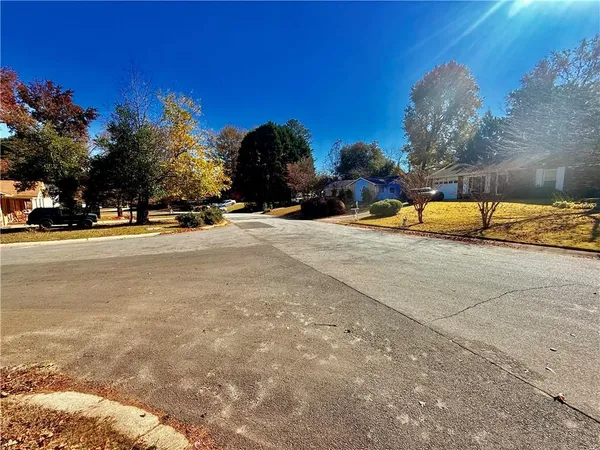 $209,800 | 6205 Fieldcrest Drive, Morrow, GA 30260