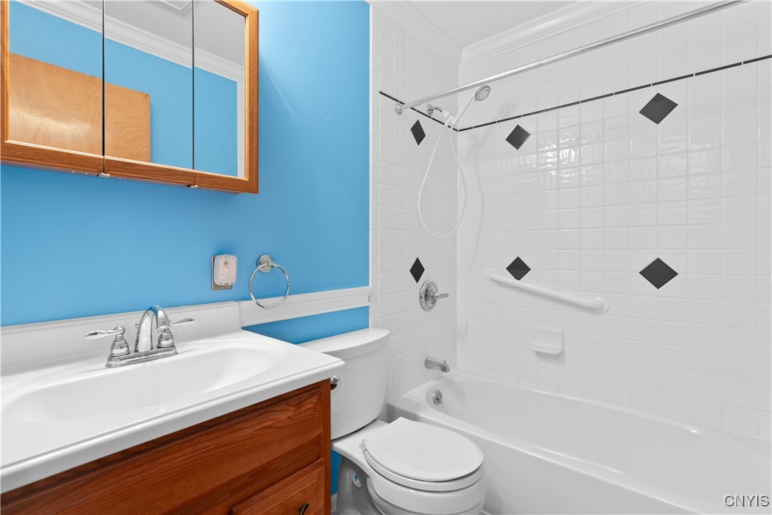 418 Fiore Drive Utica, NY 13502 - Photo 17 of 22