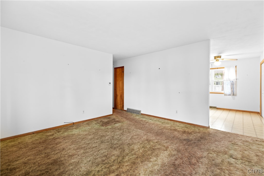 418 Fiore Drive Utica, NY 13502 - Photo 6 of 22