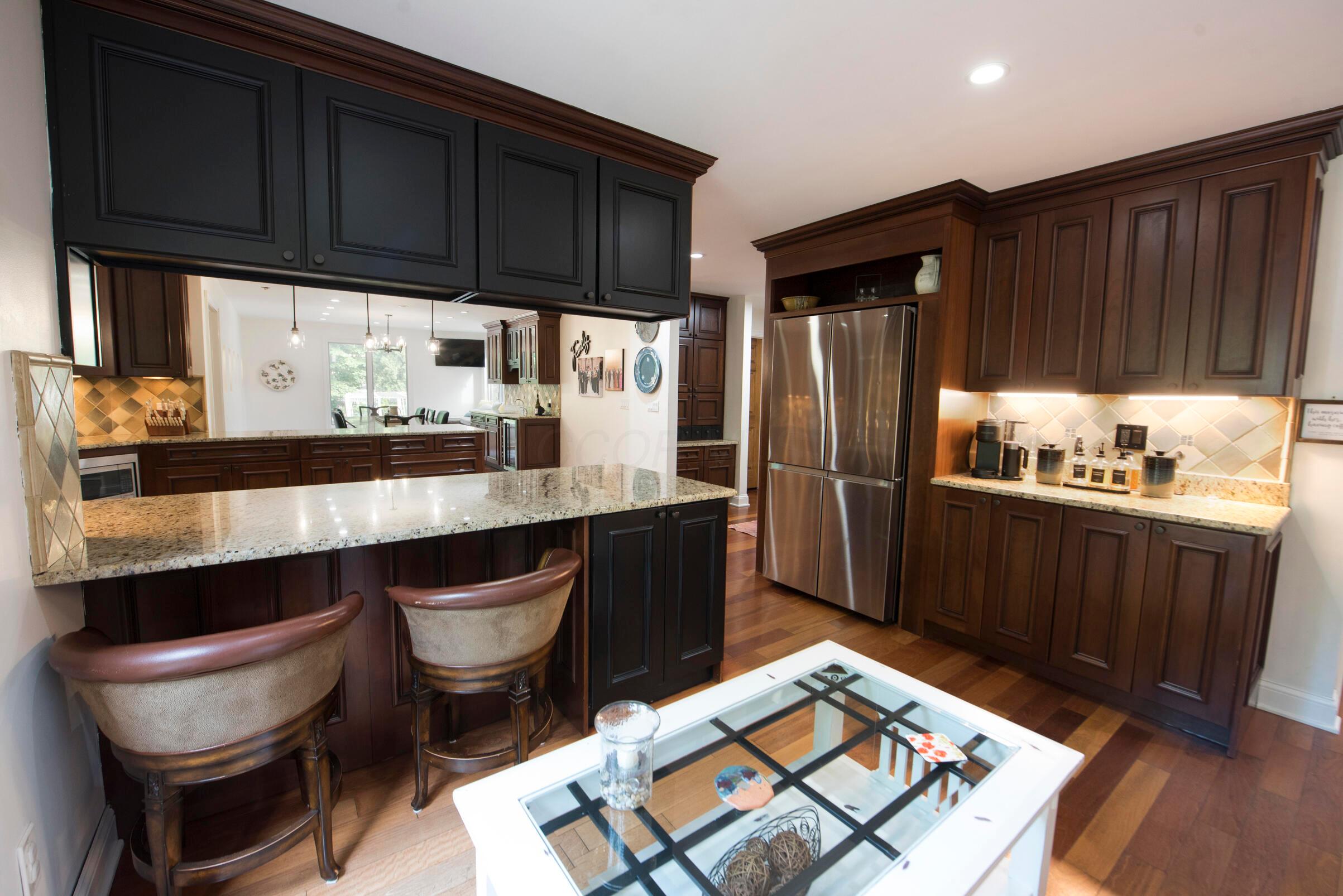 285 Partridge Bend Powell, OH 43065 - Photo 14 of 55 Coffee Bar
