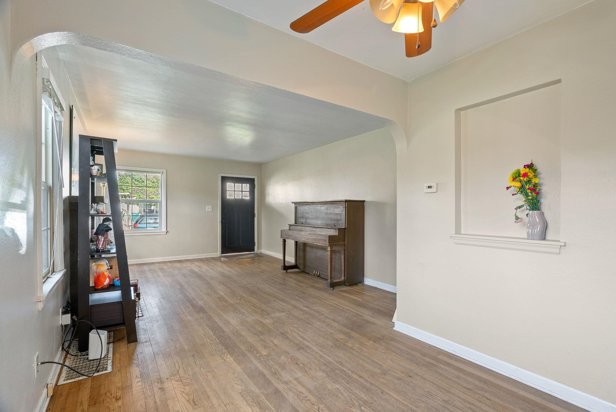 2713 North Sargent Road Millwood, WA 99212 - Photo 4 of 19