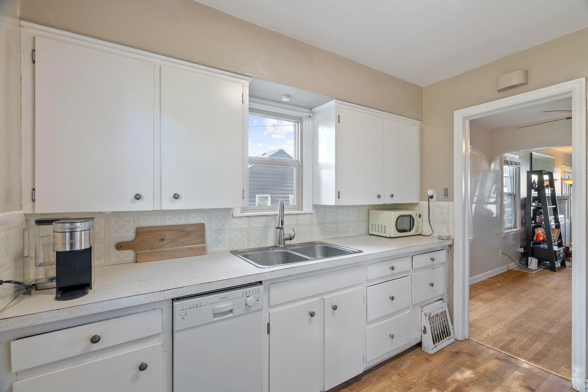 2713 North Sargent Road Millwood, WA 99212 - Photo 7 of 19