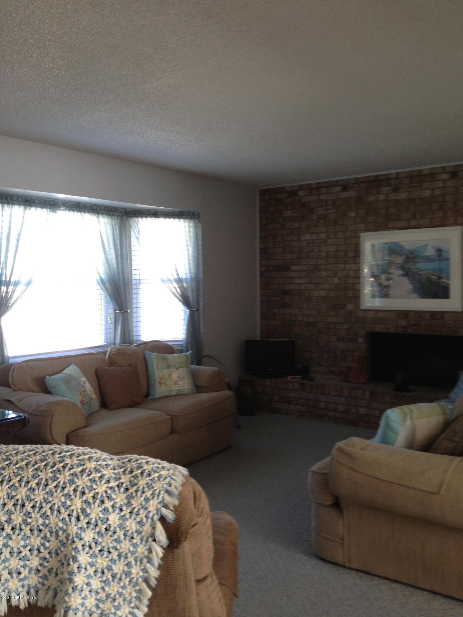 10564 Hampton Road Jacksonville, FL 32257 - Photo 3 of 15 Living room