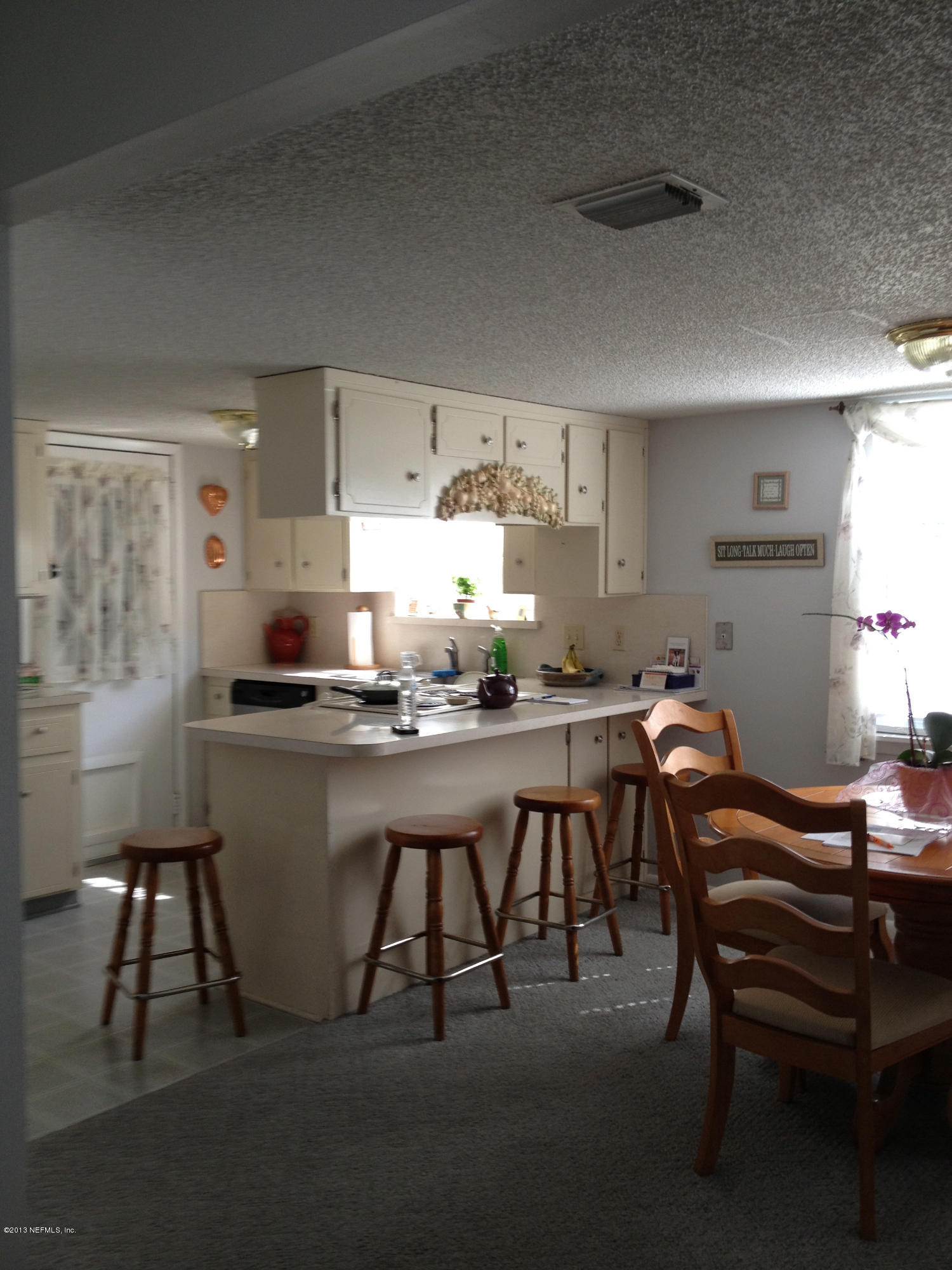 10564 Hampton Road Jacksonville, FL 32257 - Photo 4 of 15 kitchen/dining room