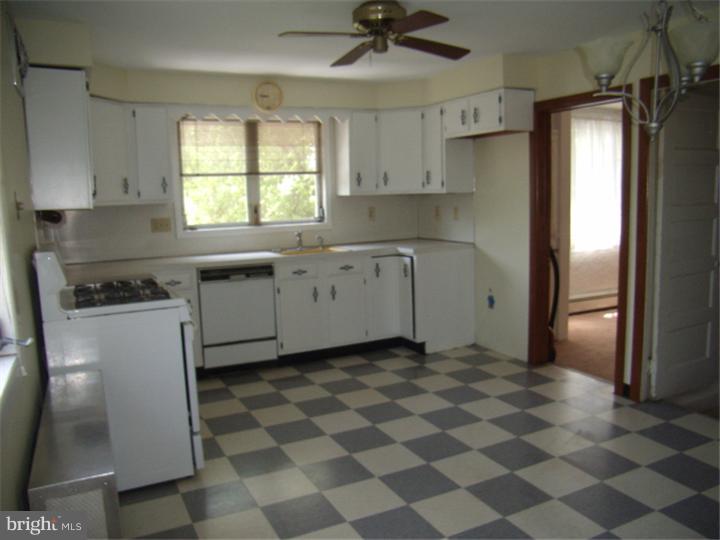 630 East Springfield Road Springfield, PA 19064 - Photo 8 of 21 Kitchen