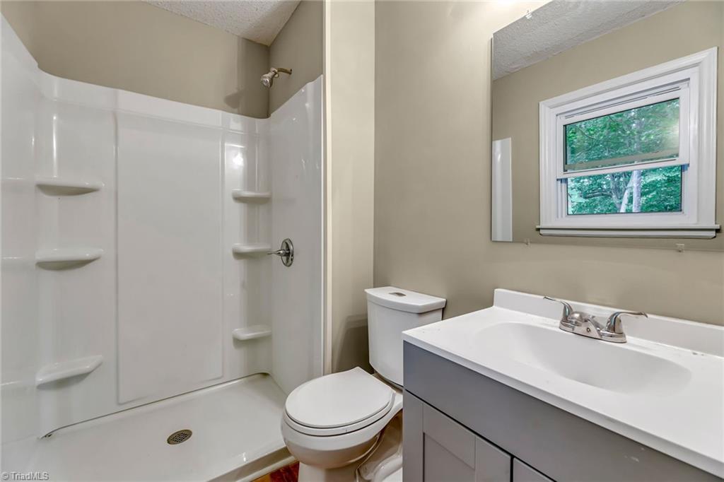 624 Mace Road Mebane, NC 27302 - Photo 14 of 32 Gallery Image 14