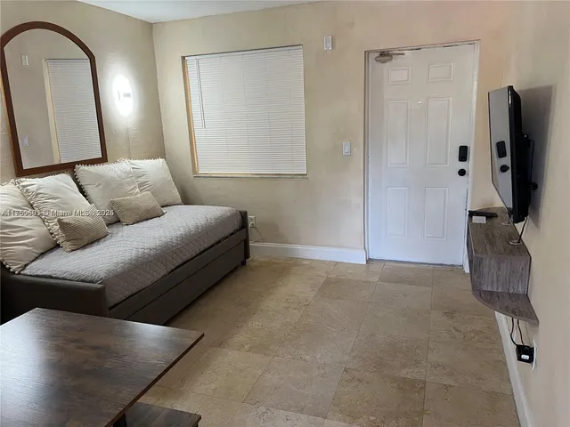 $2,150 | 680 Southwest 10th Street, Unit 7, Miami, FL 33130