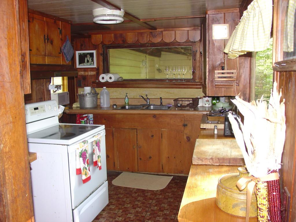 595 Hartley Hill Road Putney, VT 05346 - Photo 8 of 20