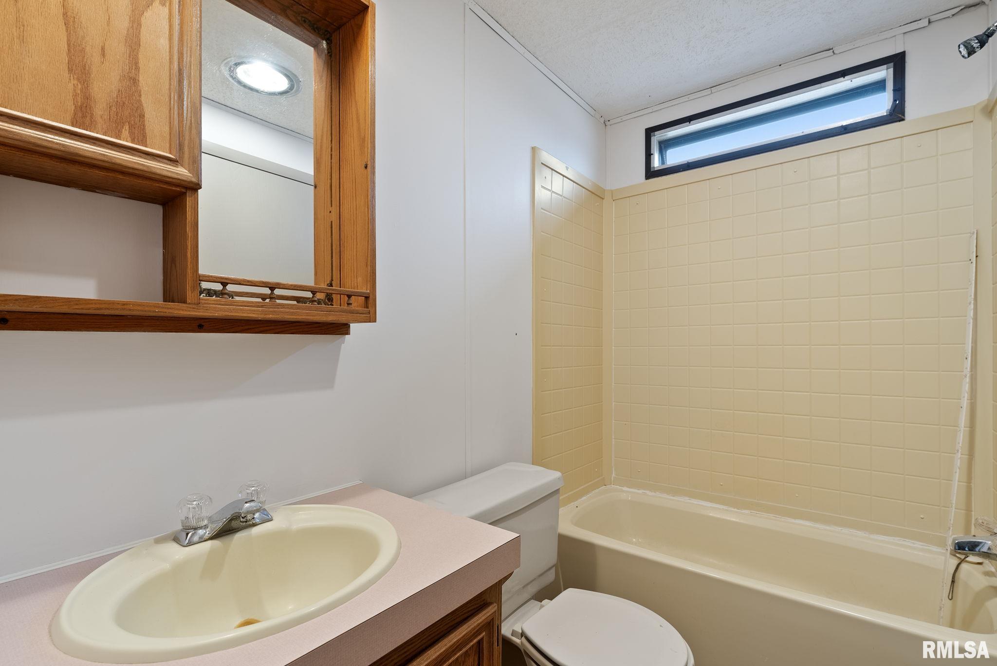 770 State Highway 94 Aledo, IL 61231 - Photo 11 of 17