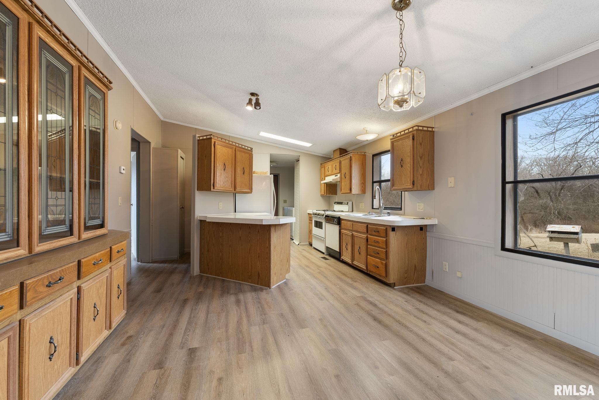 770 State Highway 94 Aledo, IL 61231 - Photo 6 of 17