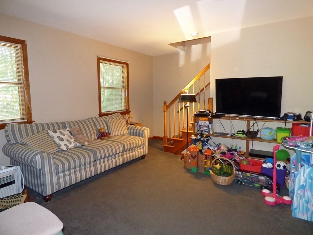 37 Straits Road Hatfield, MA 01038 - Photo 10 of 37 Gallery Image 10