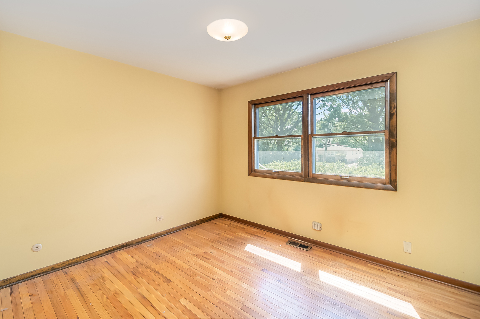 9027 Skyline Drive Burr Ridge, IL 60527 - Photo 11 of 21