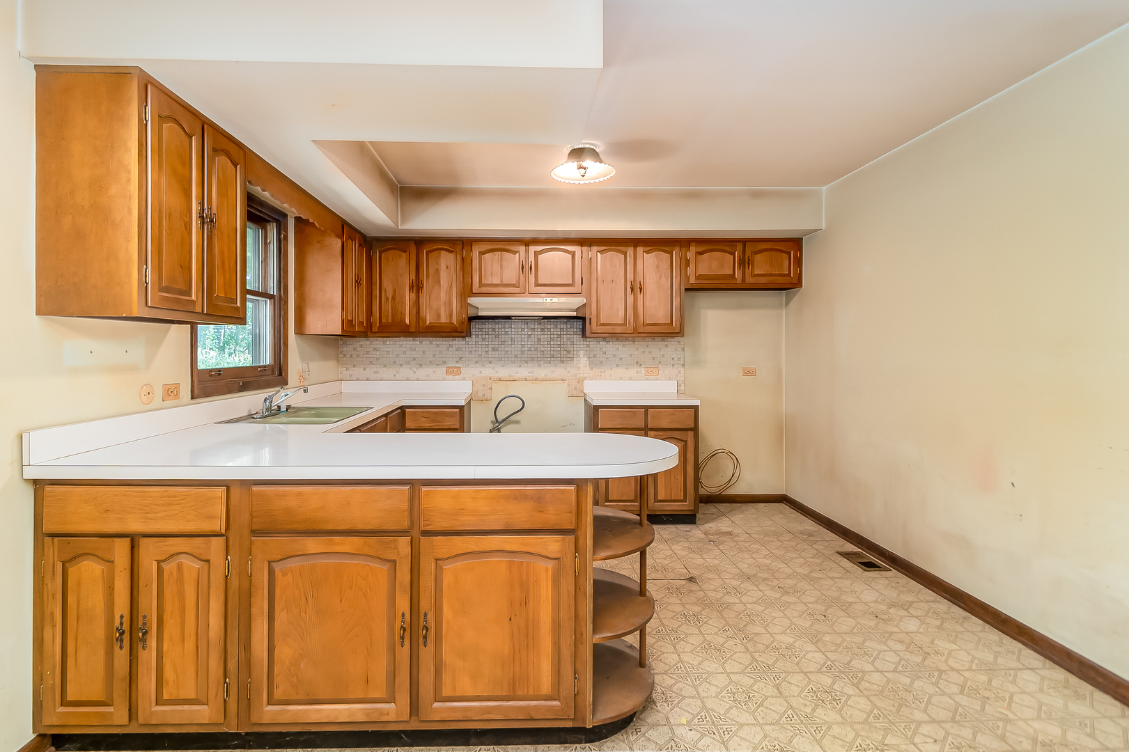 9027 Skyline Drive Burr Ridge, IL 60527 - Photo 6 of 21