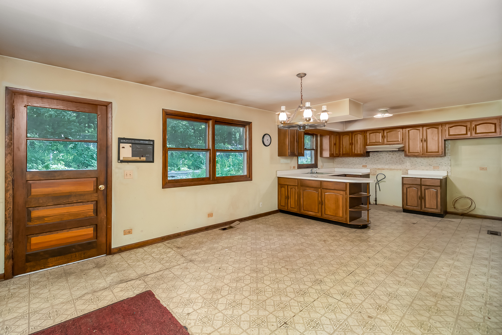 9027 Skyline Drive Burr Ridge, IL 60527 - Photo 8 of 21