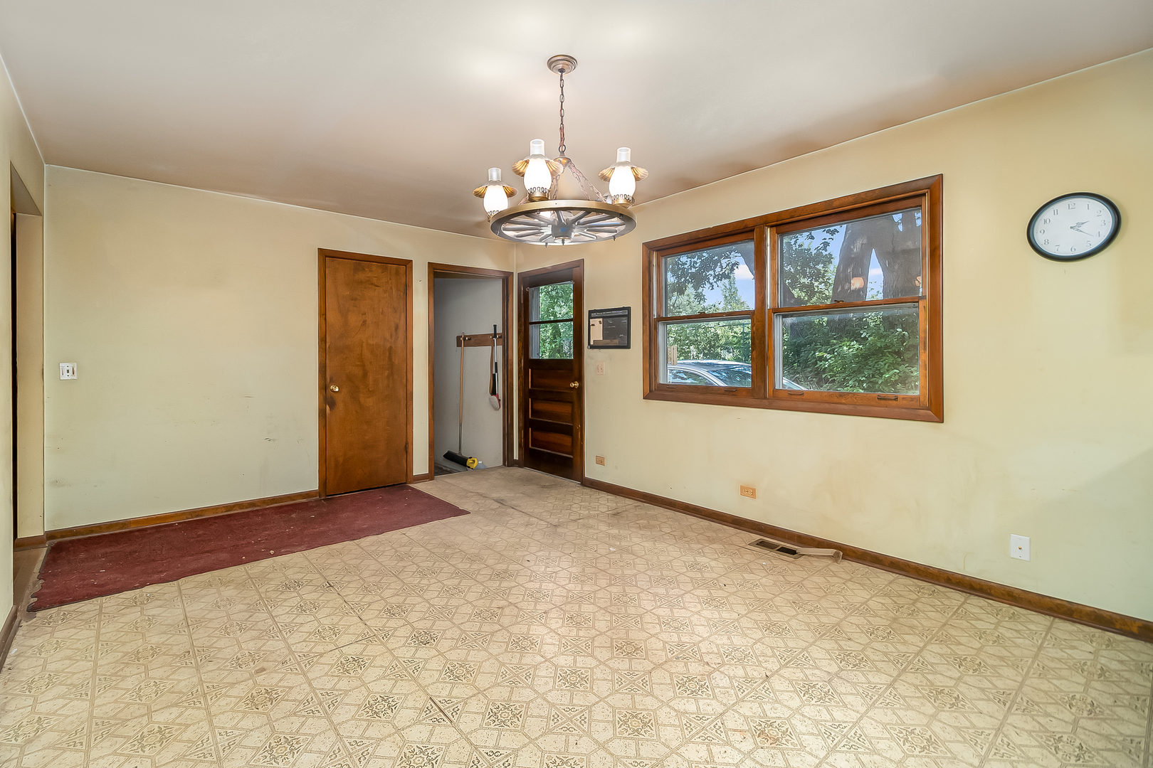 9027 Skyline Drive Burr Ridge, IL 60527 - Photo 9 of 21