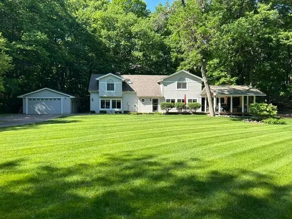 $809,900 | 20680 Garden Road, Excelsior, MN 55331
