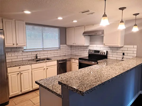 $2,000 | 2917 Bassingham Drive, Houston, TX 77339