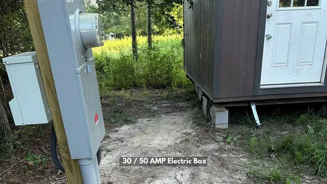 a view of a back yard