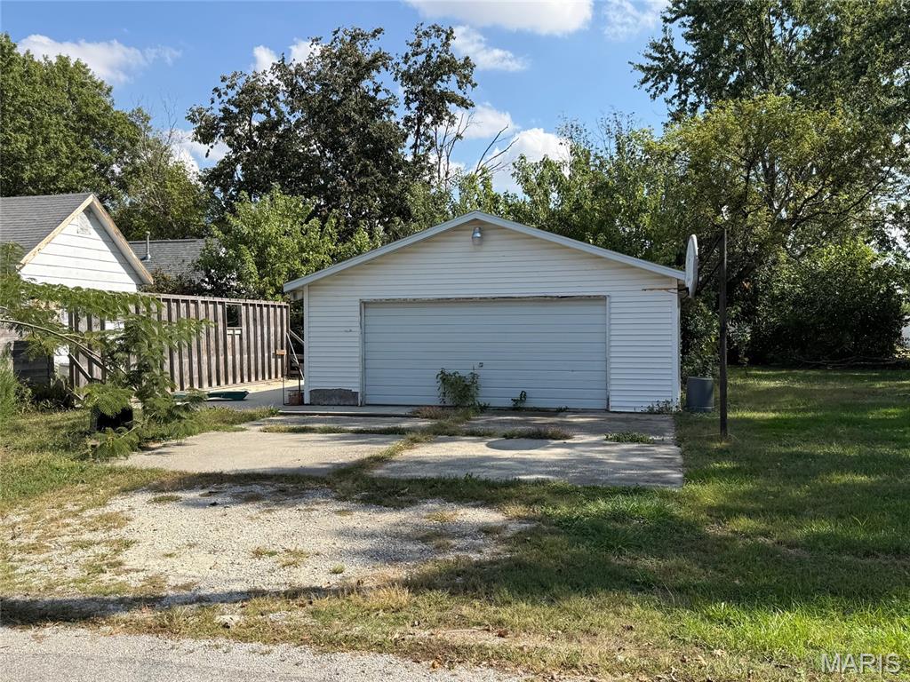 623 West Second Street St. Elmo, IL 62458 - Photo 3 of 8