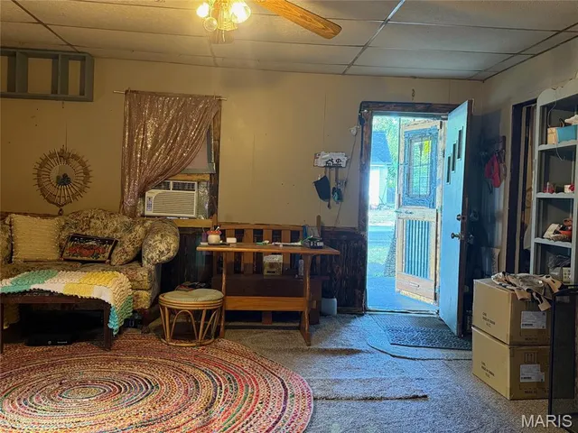 $26,000 | 623 West Second Street, St. Elmo, IL 62458