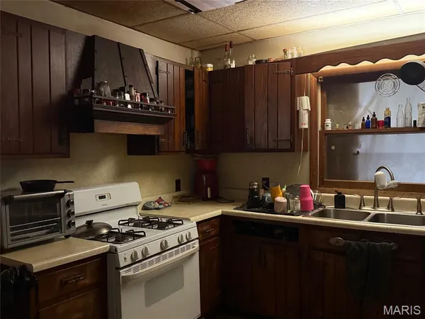 $40,000 | 623 West Second Street, St. Elmo, IL 62458