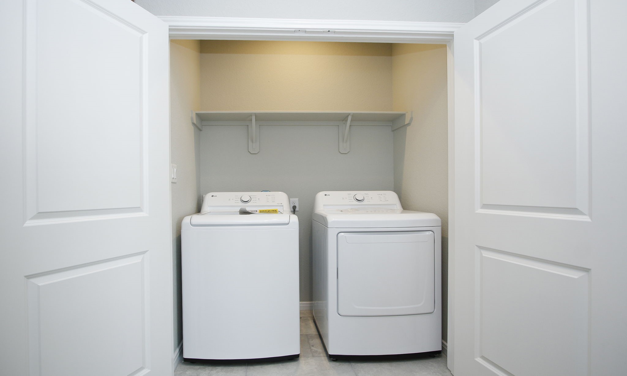 14010 Longstreet Road, Unit 9 Willis, TX 77318 - Photo 37 of 50 a utility room with dryer and washer