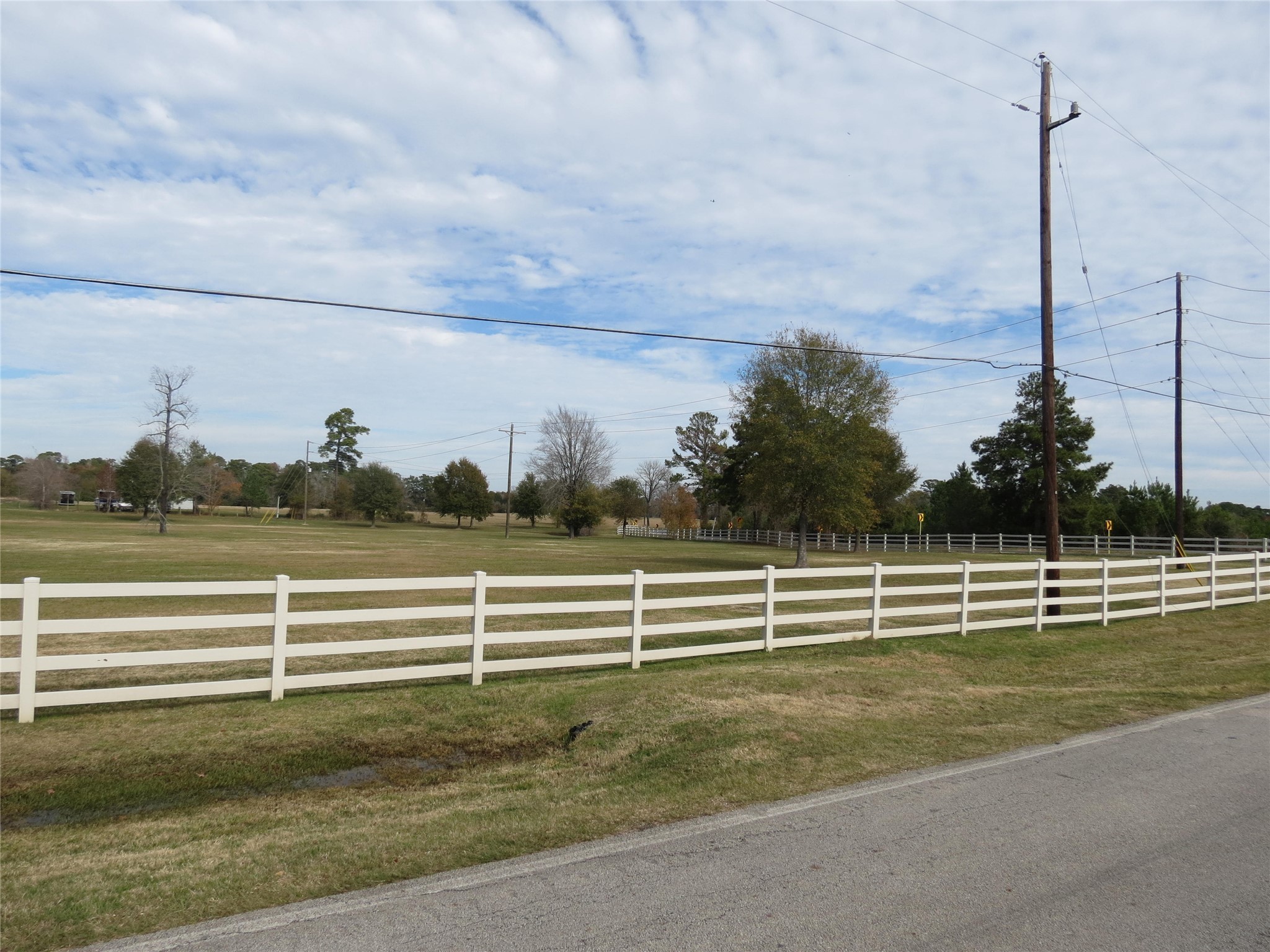 14010 Longstreet Road, Unit 9 Willis, TX 77318 - Photo 5 of 8 a view of outdoor space with city view