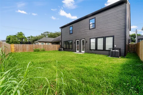 $599,900 | 8306 Comal Street, Houston, TX 77051