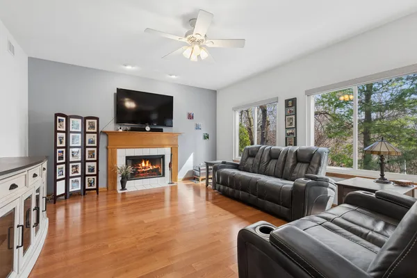 $510,000 | 411 Oak Grove Circle, Wauconda, IL 60084